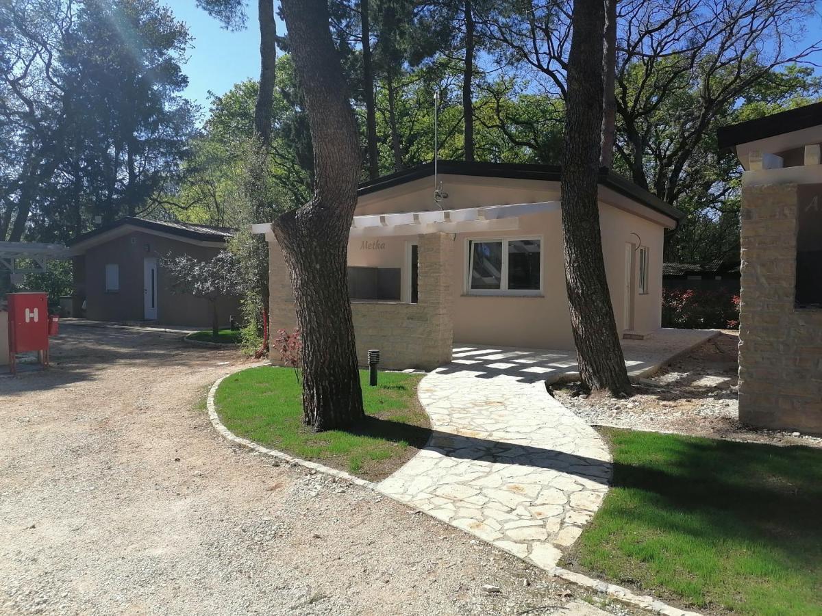 Holiday Park Mimoza Bašanija Exteriör bild