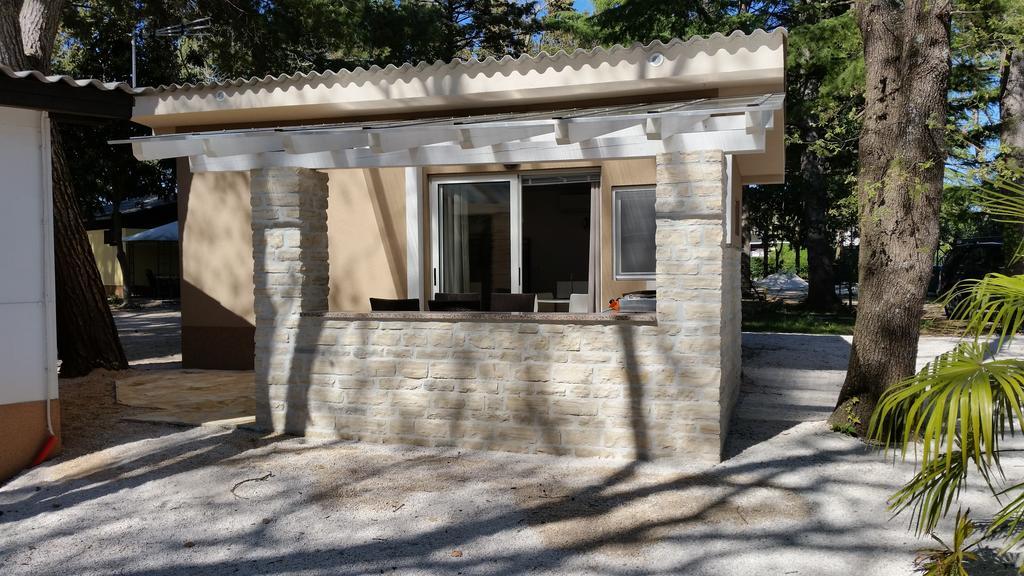 Holiday Park Mimoza Bašanija Exteriör bild